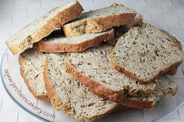 protein-rye-bread-slices