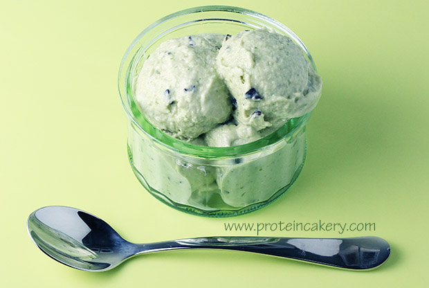 mint-chip-protein-ice-cream-cacao-nibs