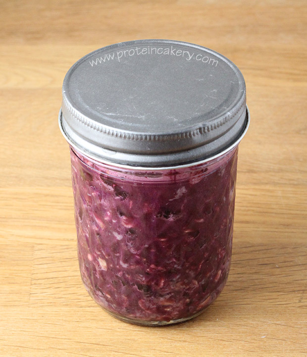 black-raspberry-overnight-protein-oats-jar