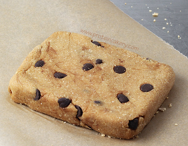 peanut-butter-chocolate chip-protein-bars-dough
