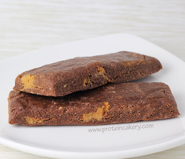 chocolate-peanut-butter-swirl-protein-bars-gluten-free