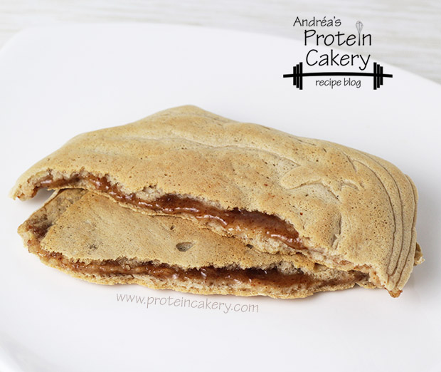 protein-cakery-maple-almond-stuffed-protein-pancakes