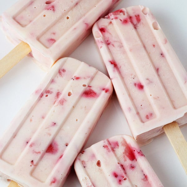 protein-cakery-23-strawberry-cheesecake-protein-popsicle
