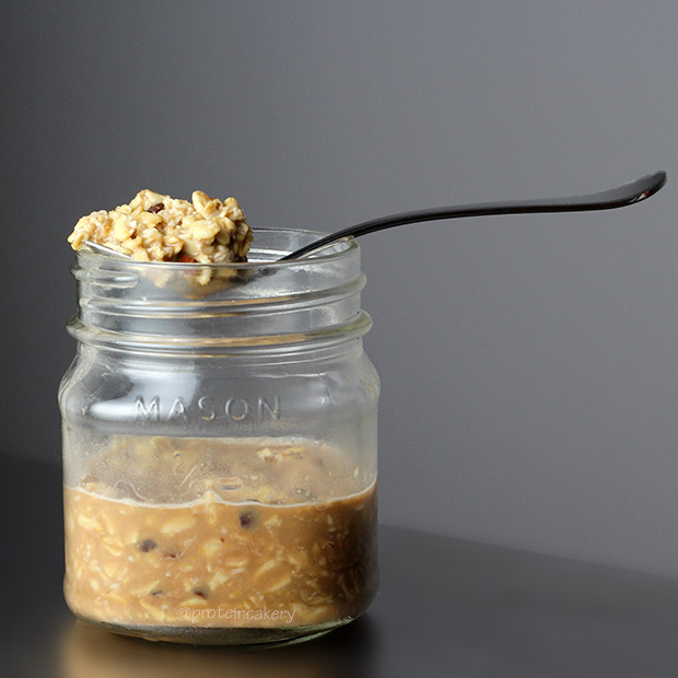 peanut-butter-chip-overnight-protein-oats-protein-cakery