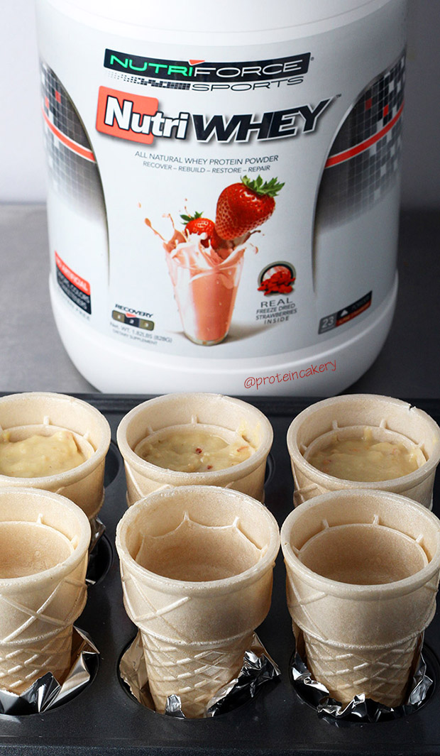 strawberry-ice-cream-cone-protein-cupcakes-nutriwhey-cakery