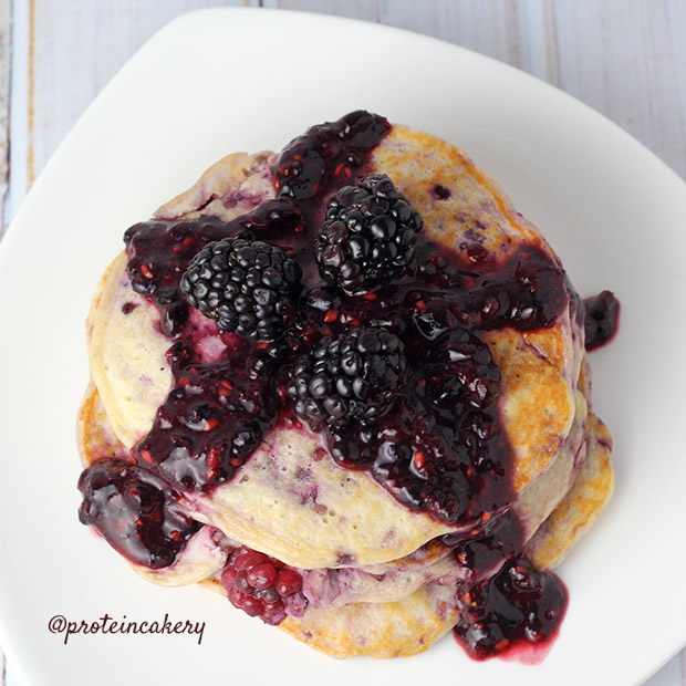 blackberry-ricotta-protein-pancakes