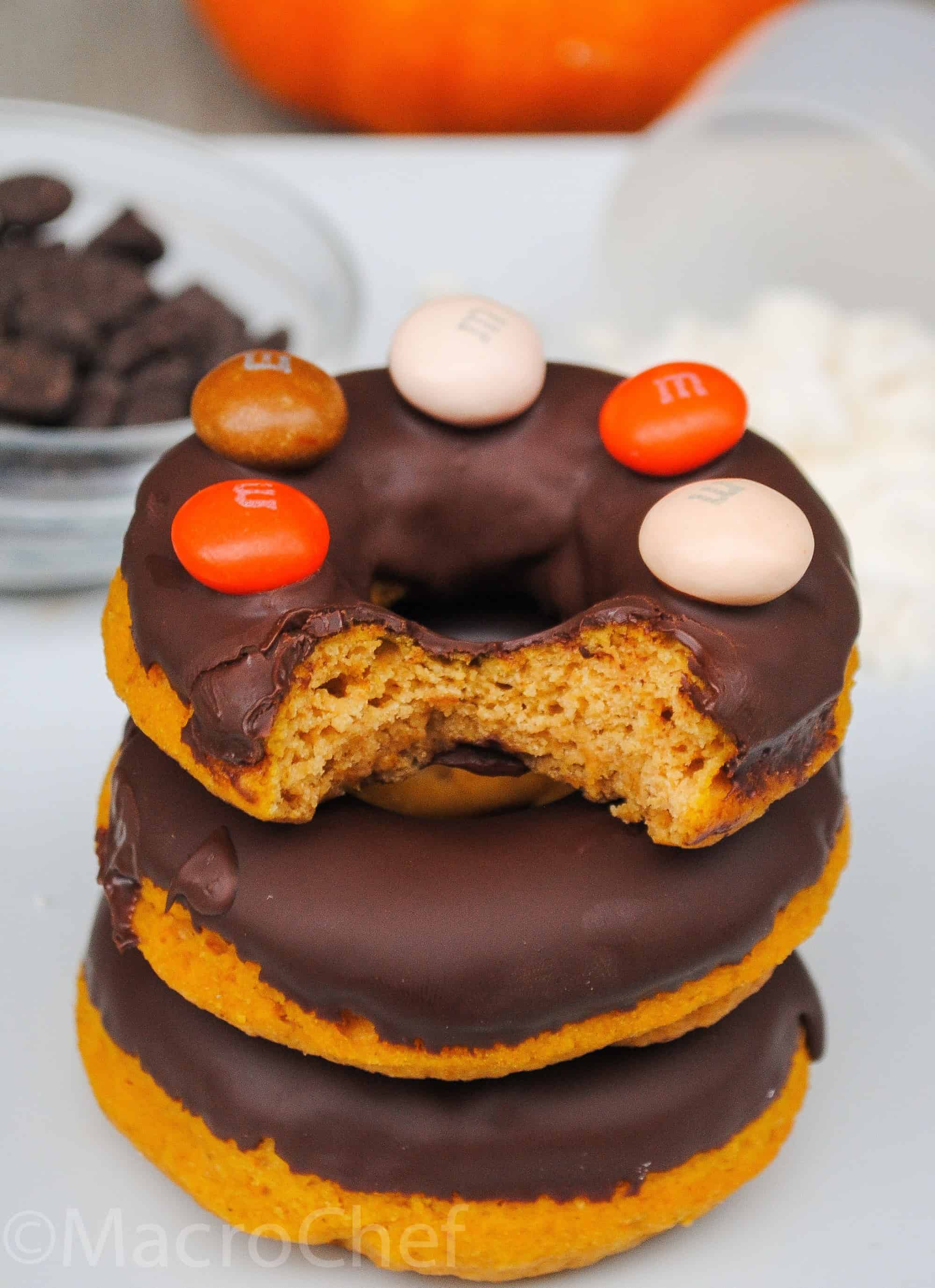 chocolateglazedpumpkinproteindonuts Andréa's Protein Cakery